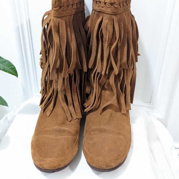 Suede calf boots moccasin style by Steve Madden. - Picture 12 of 16